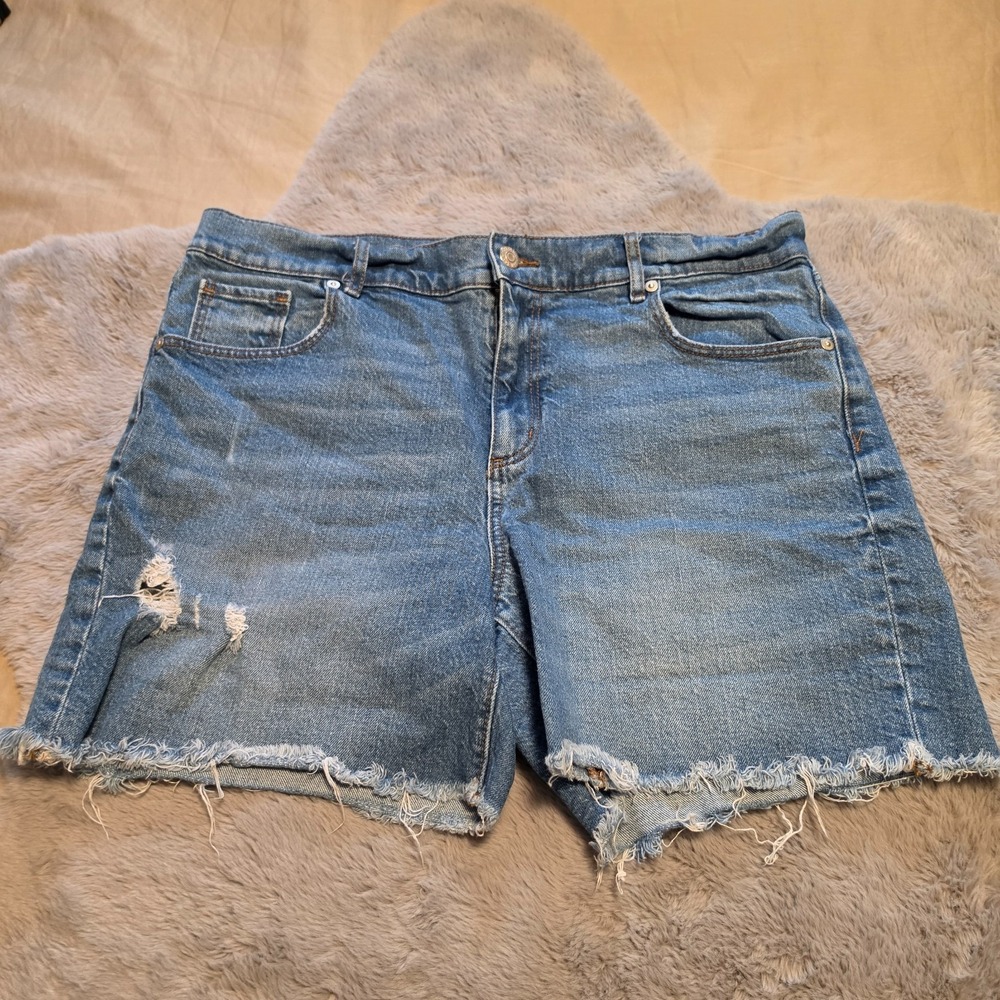 LOFT Distressed Raw Hem Denim Jean Shorts Medium Wash Blue Size 16/33